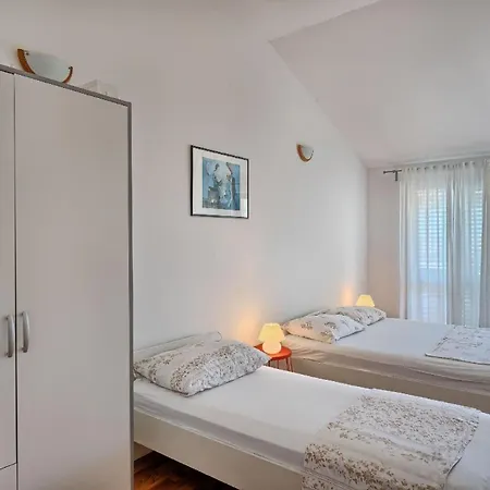 Apartment Ferienapartment Fuer Sechs Personen Trogir
