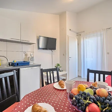 Ferienapartment Fuer Sechs Personen * Trogir