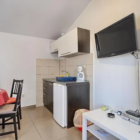 Ferienapartment Fuer Sechs Personen Apartment Trogir
