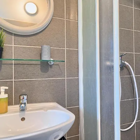 Apartment Ferienapartment Fuer Sechs Personen *